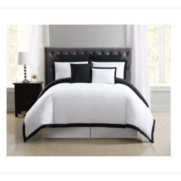 Truly Soft 7-Piece White and Black King Duvet Cover Set - Picture 1 of 3